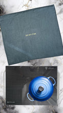 Load image into Gallery viewer, HOT TRAY DUVET - RIVKAH