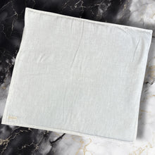 Load image into Gallery viewer, HOT TRAY DUVET - SARAH