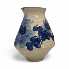 Load image into Gallery viewer, CERAMIC VASE FLORAL
