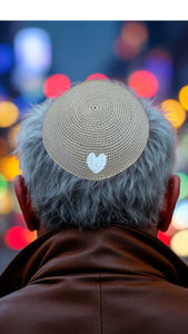 KIPPAH - BEIGE CROCHET WHITE HEART