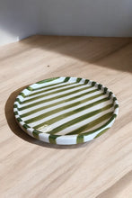 Load image into Gallery viewer, CERAMIC STRIPED PLATE