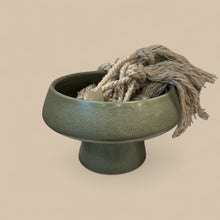 Load image into Gallery viewer, CERAMIC VASE - ROUND