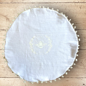 CHALLAH COVER ROUND - POMPOM WHITE