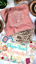 Load image into Gallery viewer, LINEN EMBROIDERY PESACH MATZAH COVER - YAKIRA PINK