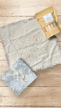 Load image into Gallery viewer, NAPKINS -  LINEN TEXTURED PROTEA GREY