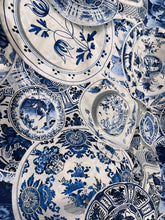 Load image into Gallery viewer, TABLECLOTH BLUE PLATES