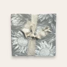 Load image into Gallery viewer, NAPKINS -  LINEN TEXTURED PROTEA GREY