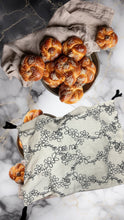 Load image into Gallery viewer, CHUPPAH GIFT BOX