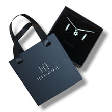 Load image into Gallery viewer, MAGEN DAVID NECKLACE AND HOOPS