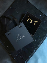 Load image into Gallery viewer, MAGEN DAVID NECKLACE AND HOOPS