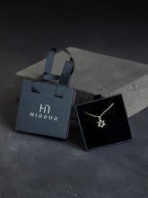 Load image into Gallery viewer, MAGEN DAVID NECKLACE