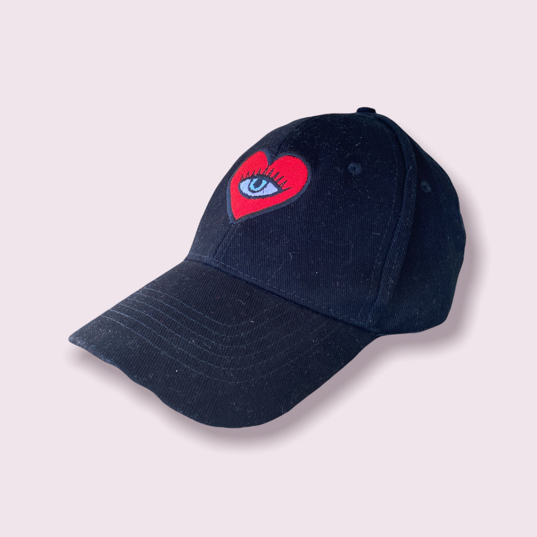 LOVE LIFE CAP BLACK HEART