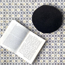 Load image into Gallery viewer, KIPPAH - CROCHET BLACK